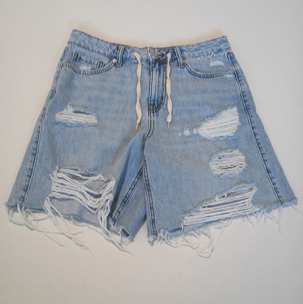 Forever 21 Size 29/8 Light Blue Distressed Denim Mom Shorts With  Drawstrings